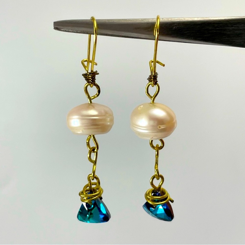 Beautiful Pearl Blue Swarovski Crystal Earrings Dangle Gold Tone Hoop Setting